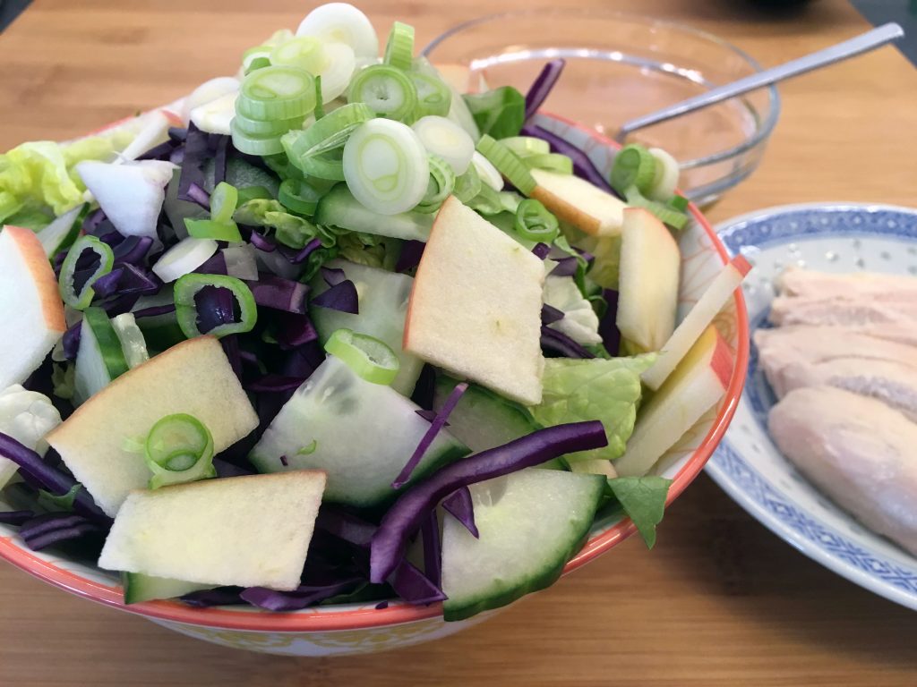 Low Histamine Red and Green Salad with Chicken